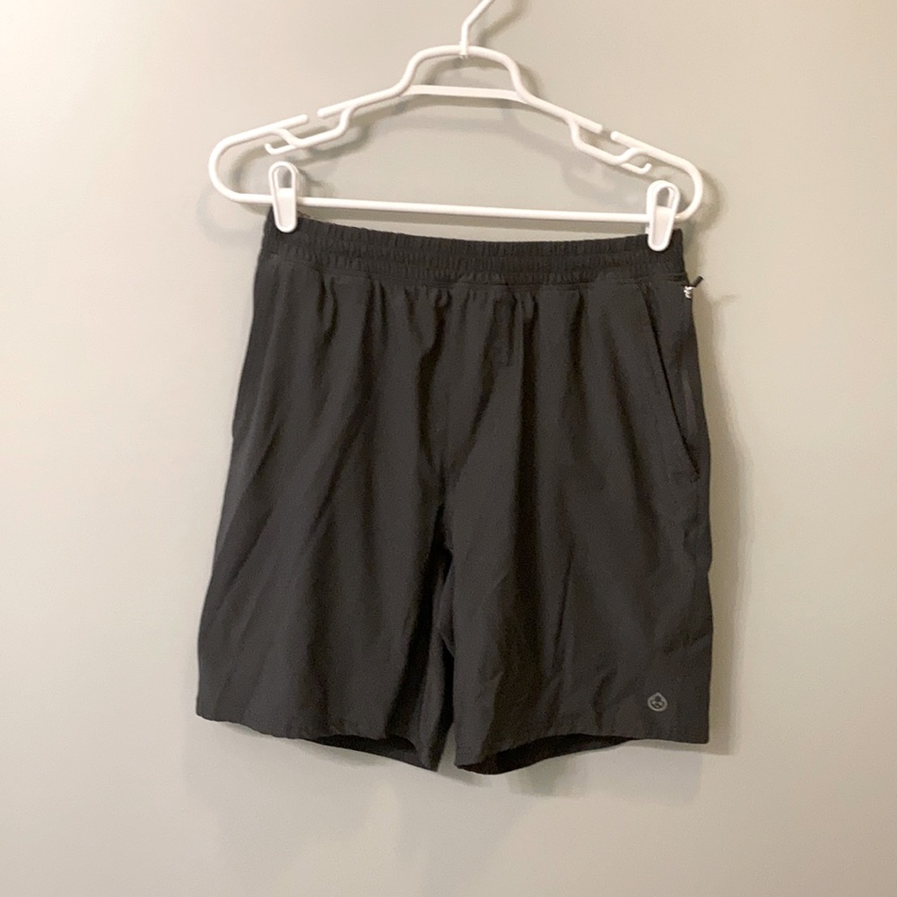 men’s grey shorts